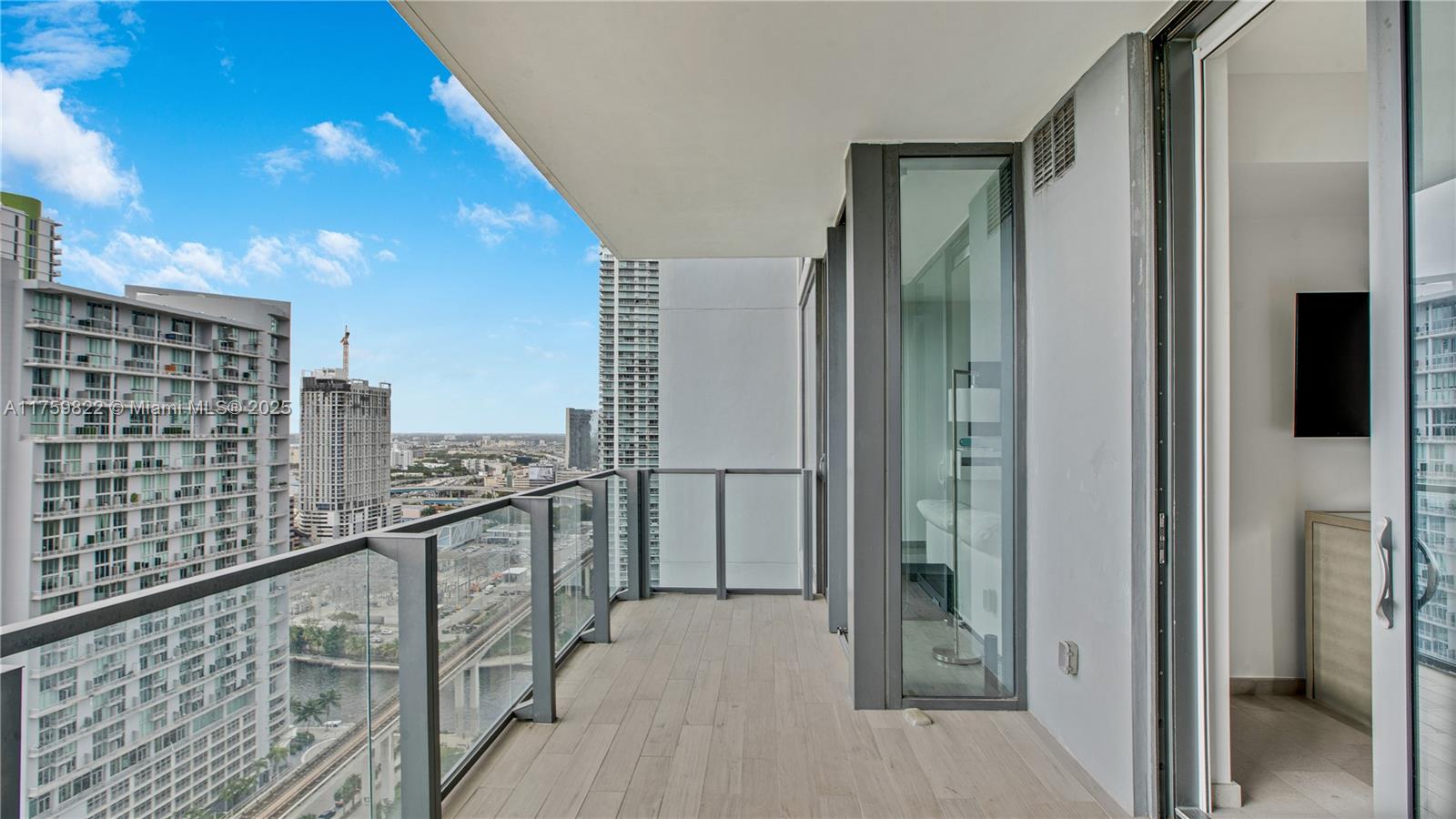 88 SW 7th St #2208, Miami FL 33130