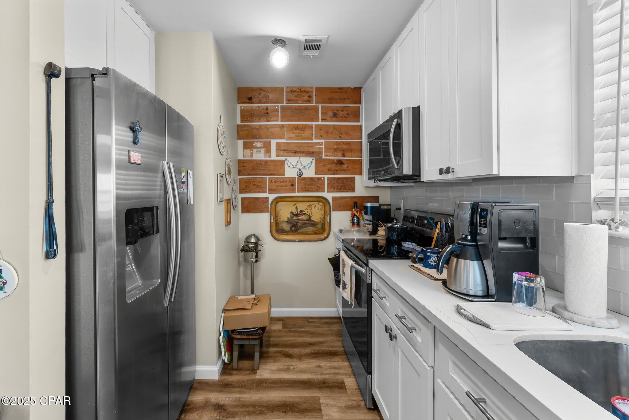 Image 14 For 1035 Bay Circle
