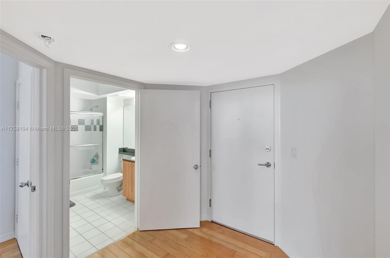1330 West Ave #909, Miami Beach FL 33139