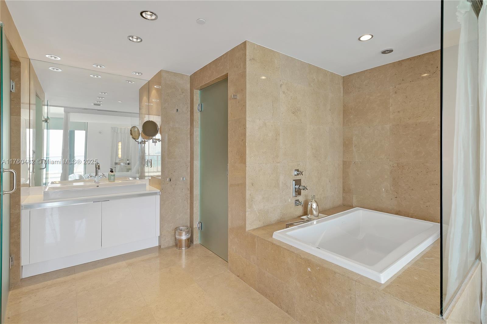3737 Collins Ave #S-1302, Miami Beach FL 33140