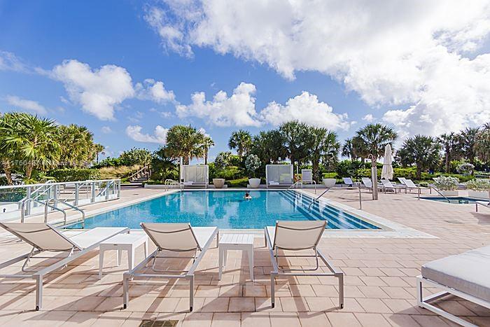 3737 Collins Ave #S-1302, Miami Beach FL 33140