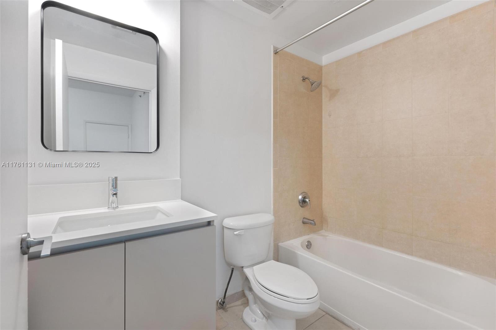3340 NE 190th St #208, Aventura FL 33180
