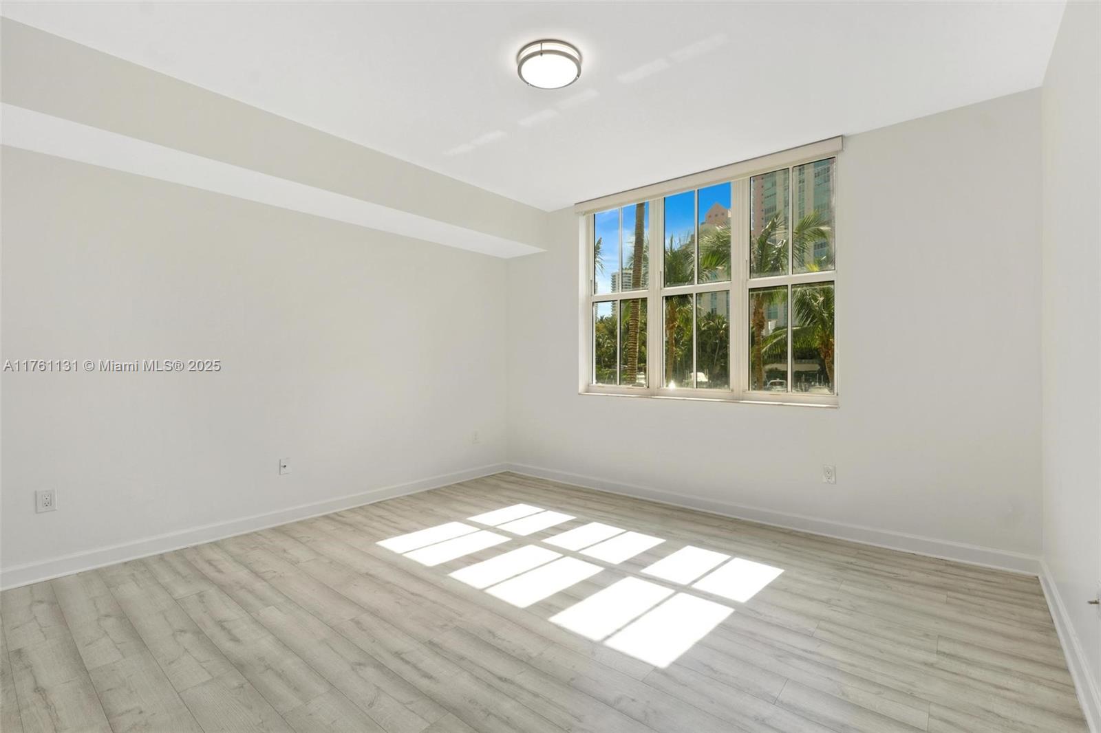 3340 NE 190th St #208, Aventura FL 33180