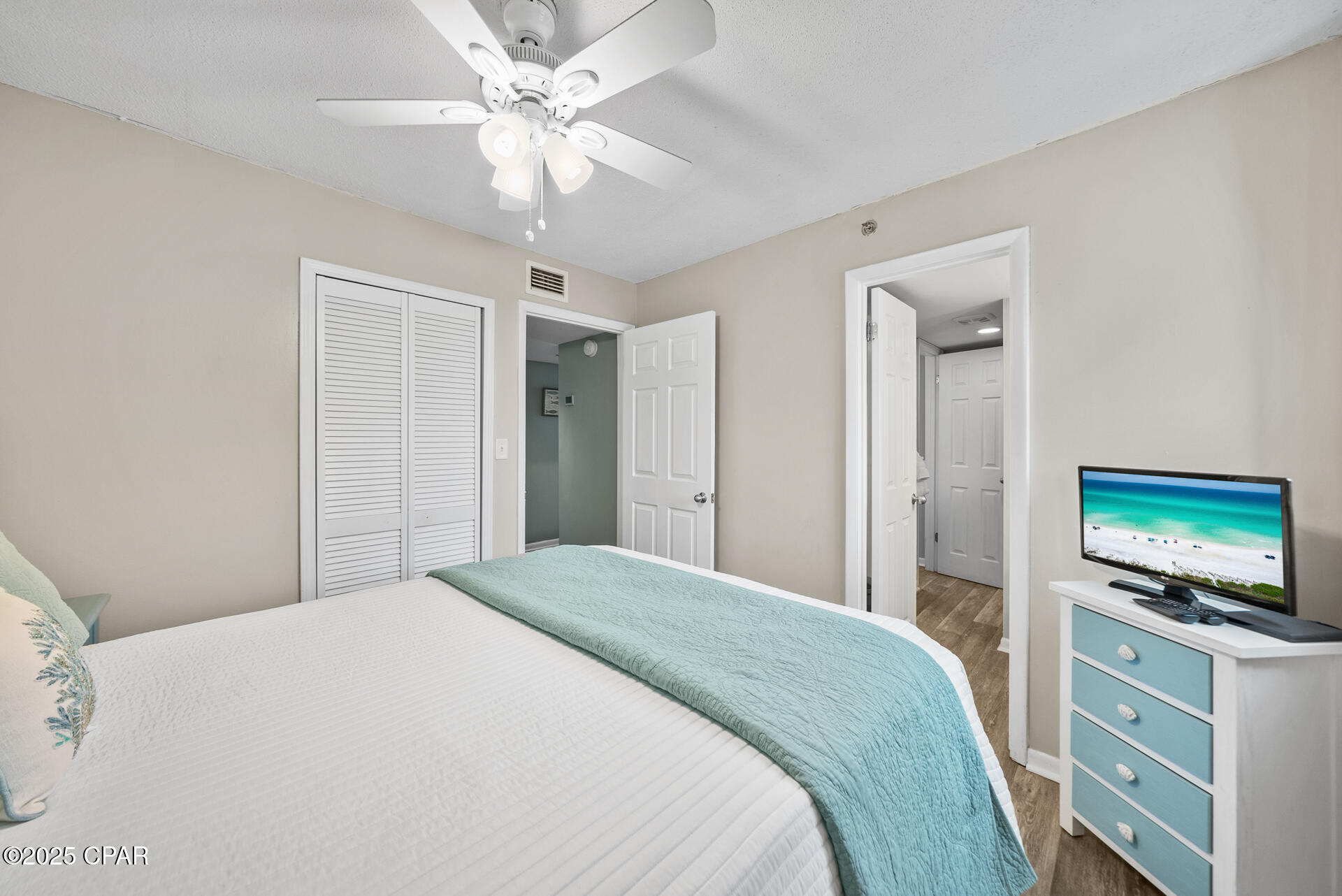 Image 14 For 9850 Thomas Drive 1212e