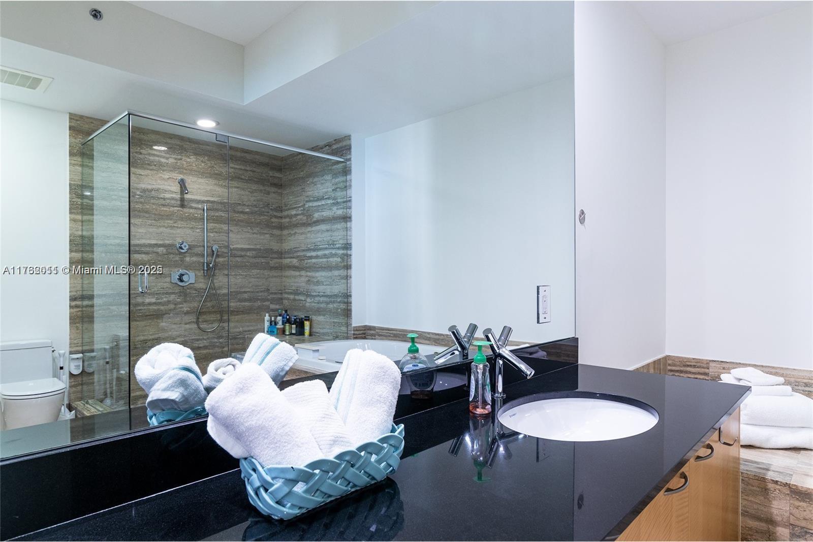 15811 Collins Ave #2103, Sunny Isles Beach FL 33160
