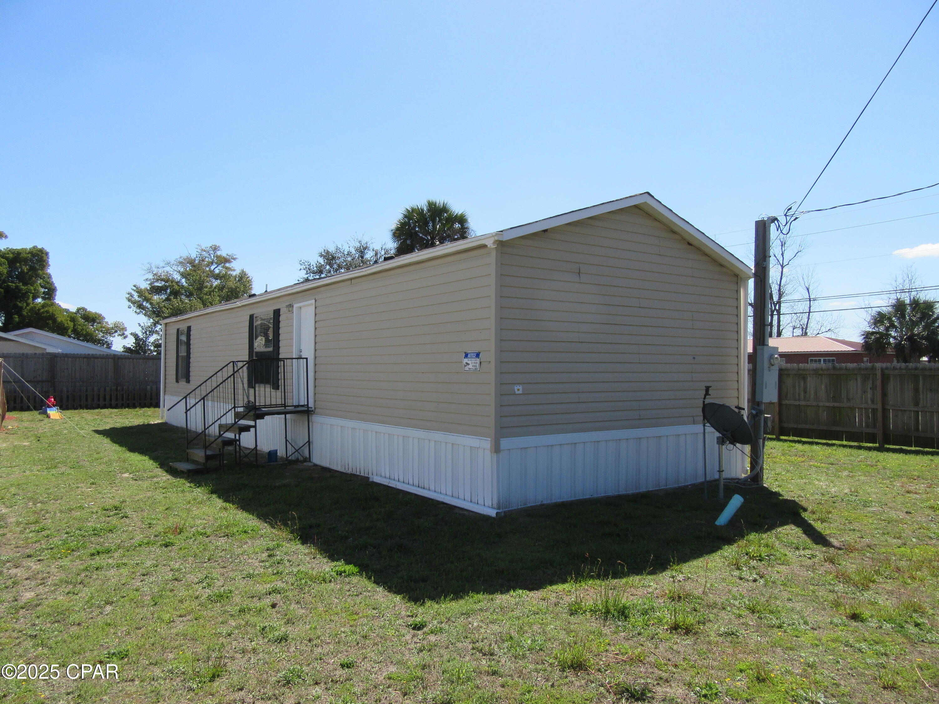 Image 1 For 102 Sims Avenue #4
