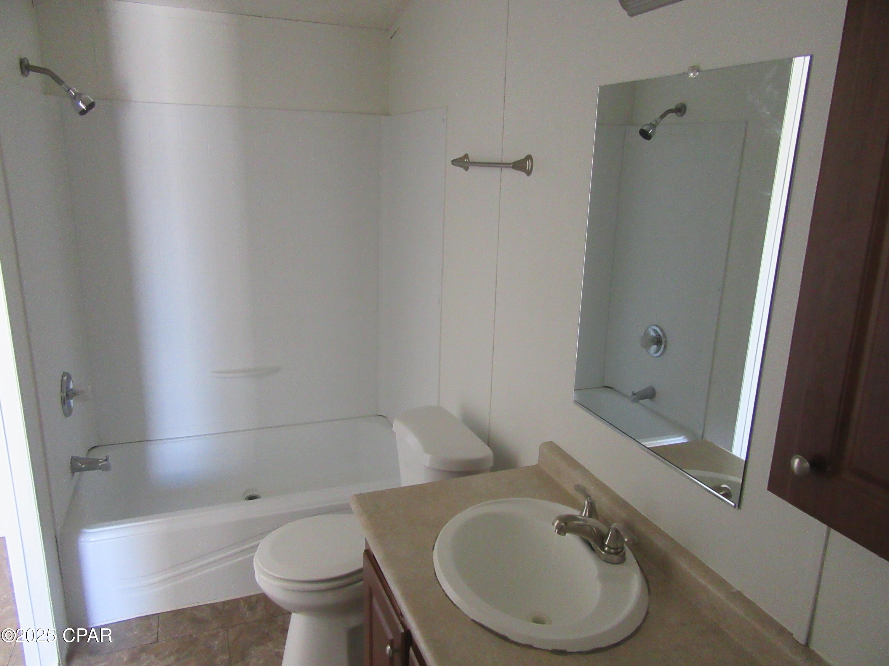 Image 13 For 102 Sims Avenue #4