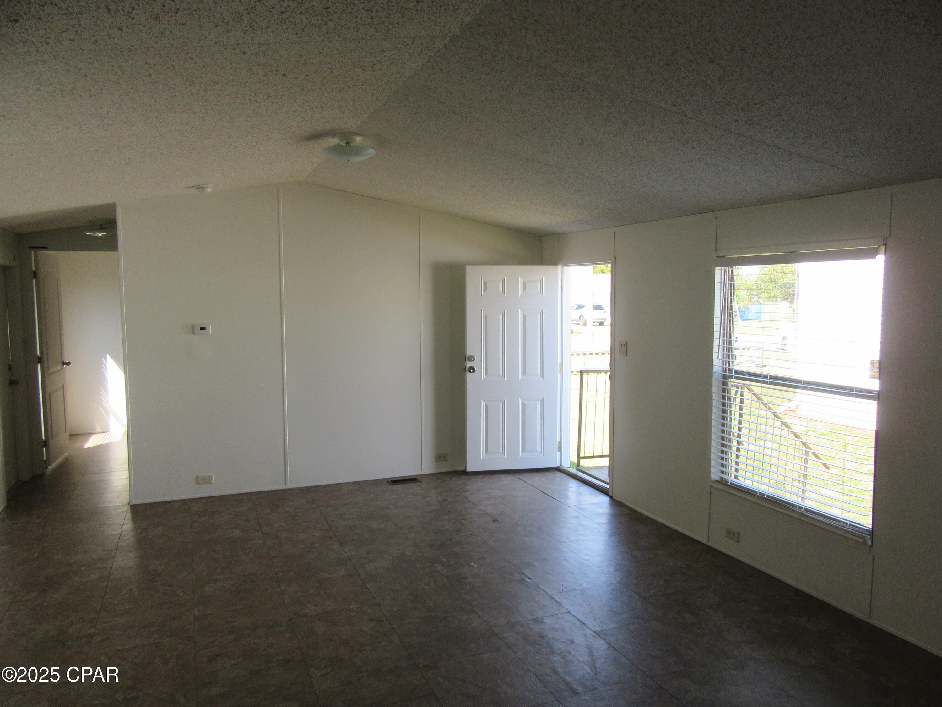 Image 6 For 102 Sims Avenue #4