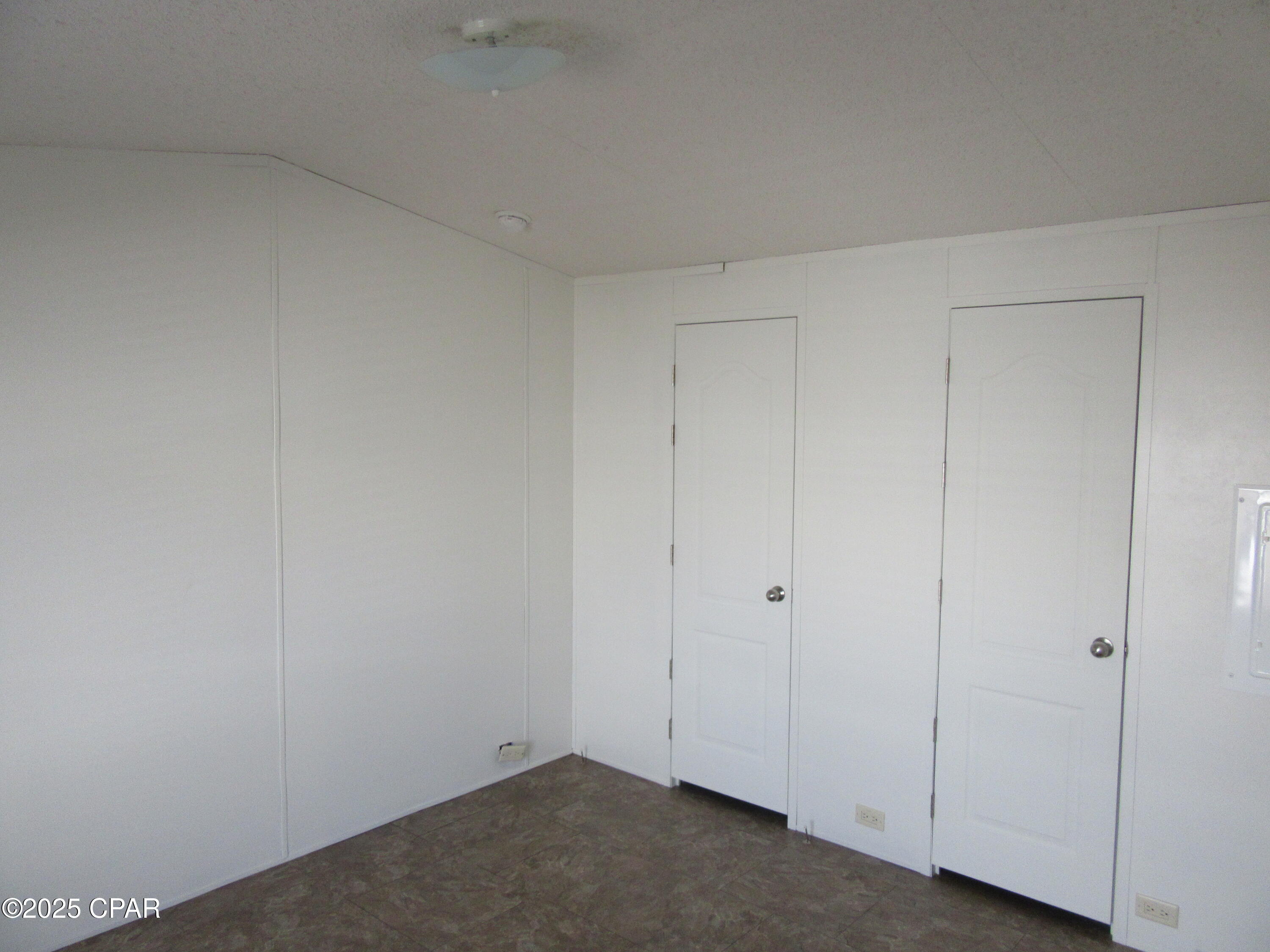 Image 7 For 102 Sims Avenue #4