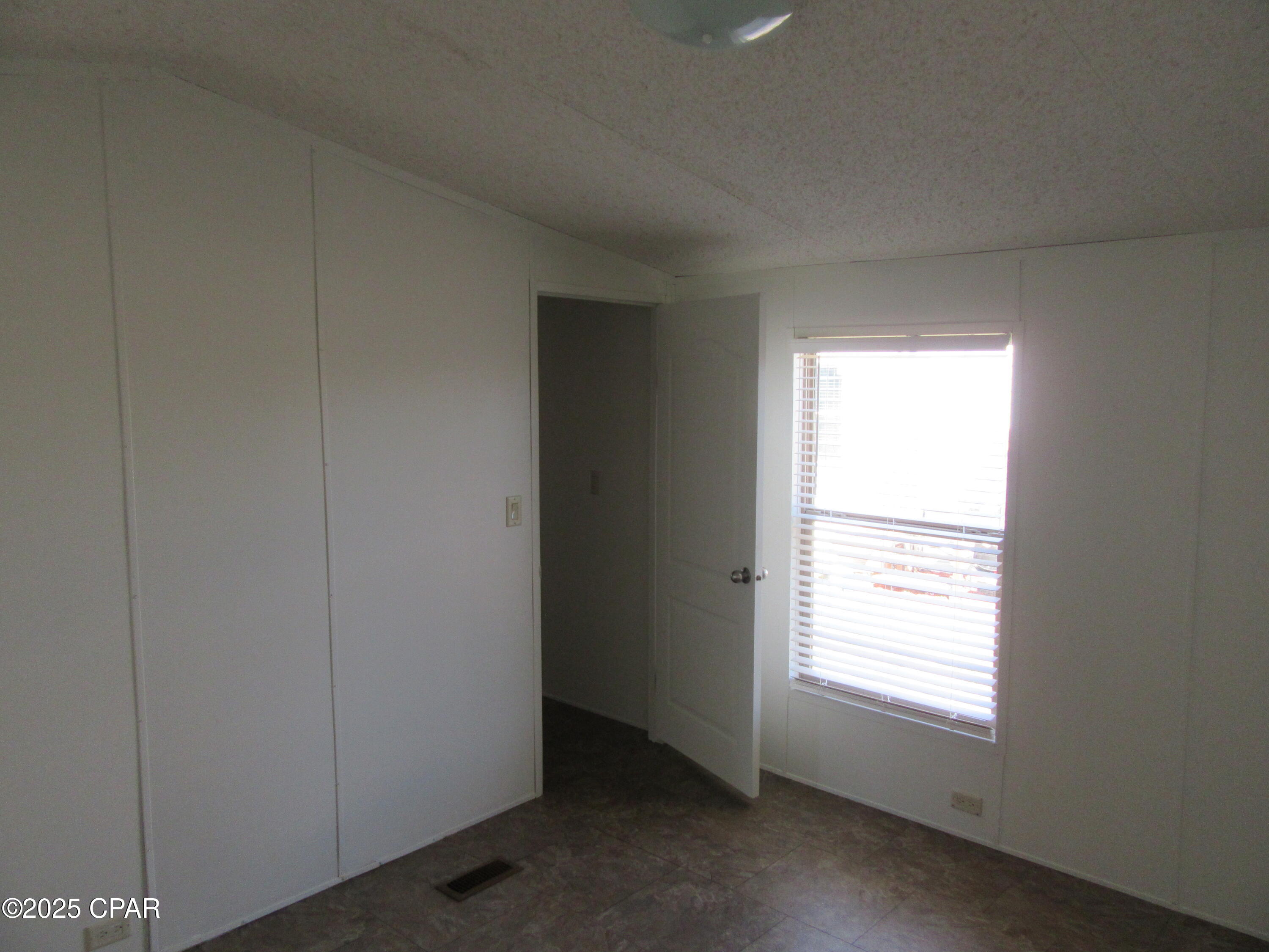 Image 8 For 102 Sims Avenue #4