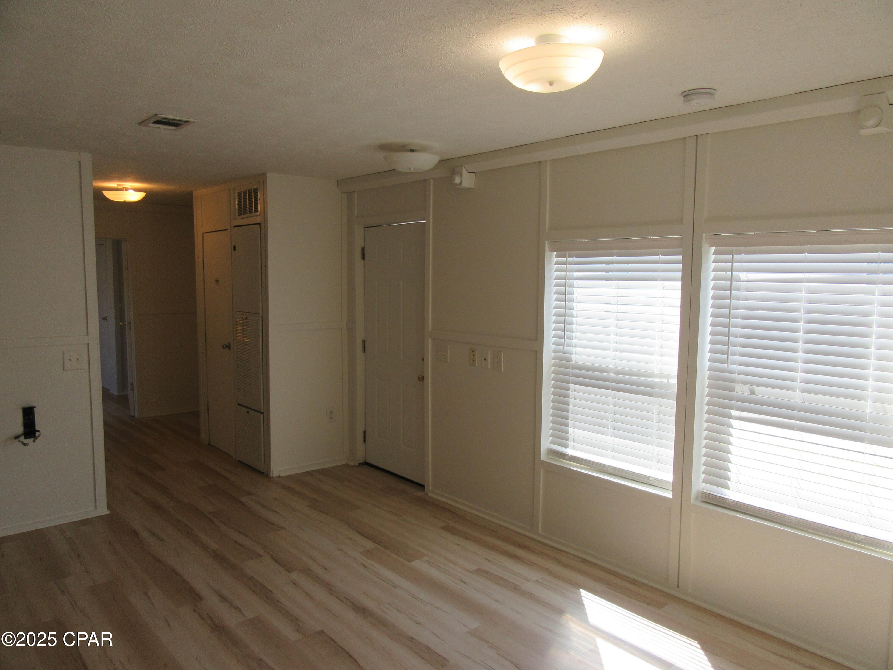 Image 4 For 102 Sims Avenue #1