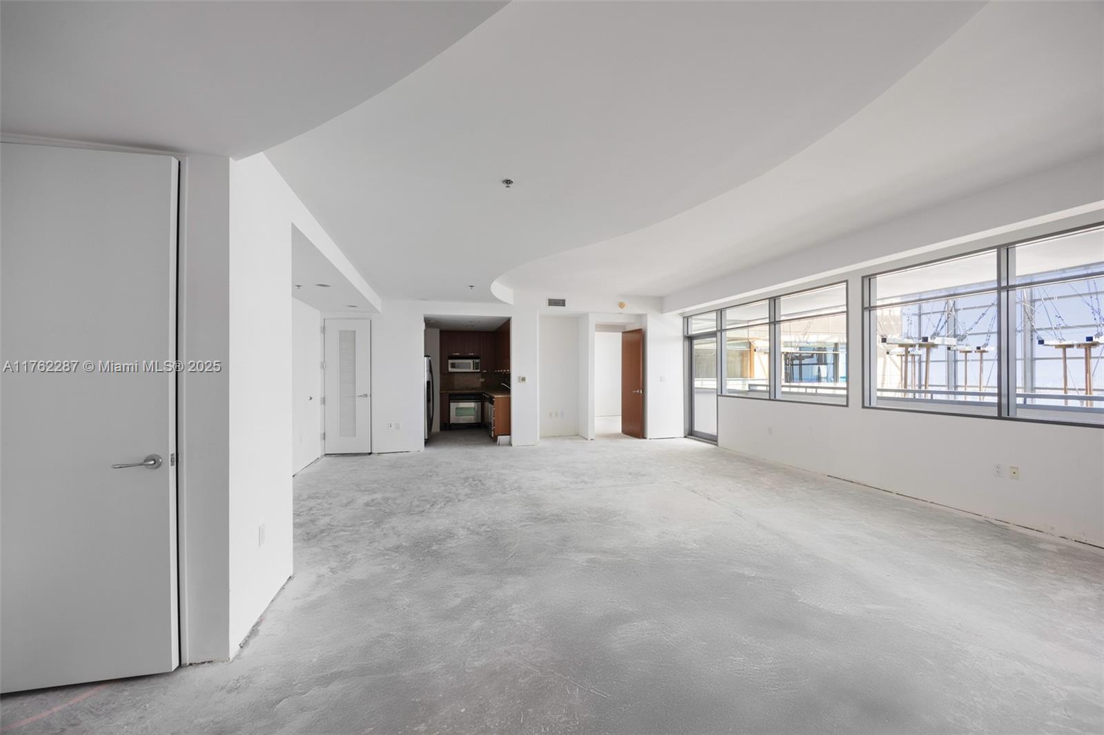 Condo for Sale in Miami, FL