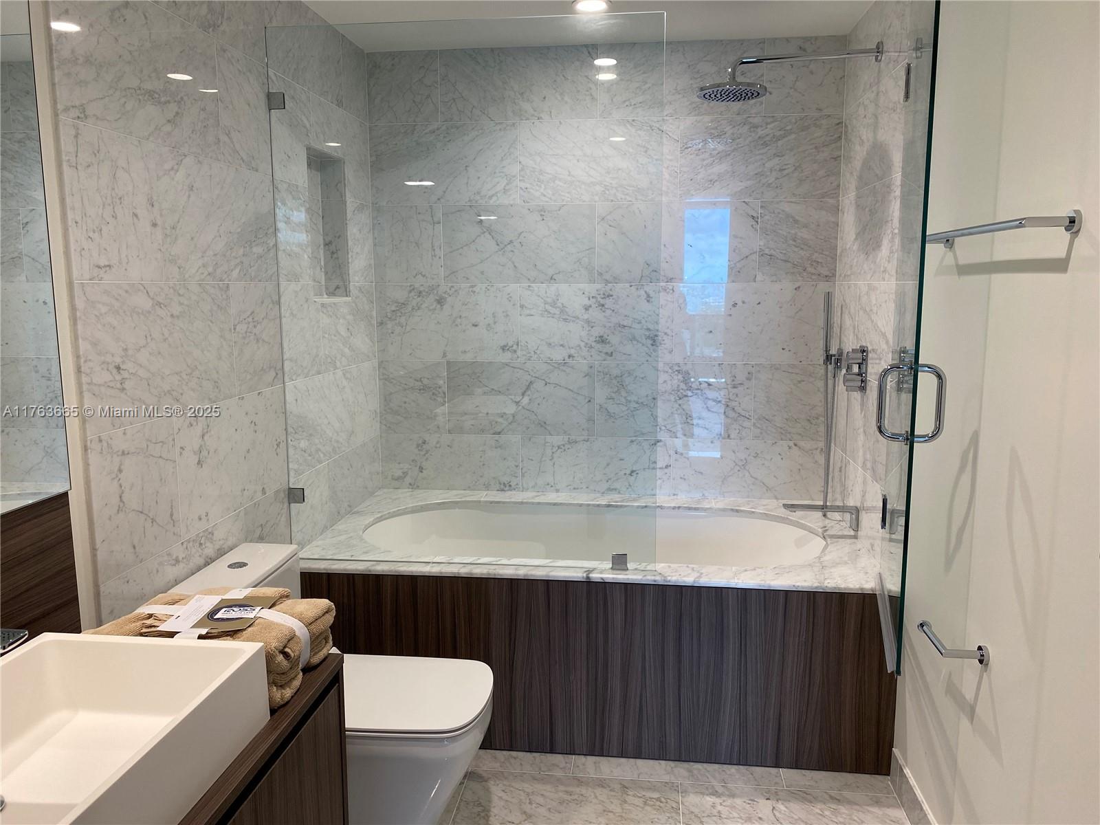 1000 Brickell Plz #2604, Miami FL 33131