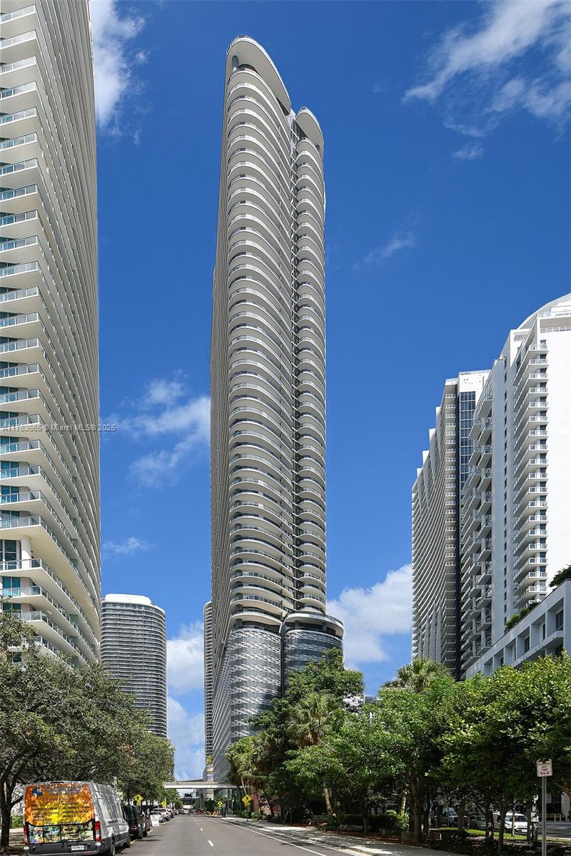 1000 Brickell Plz #2604, Miami FL 33131
