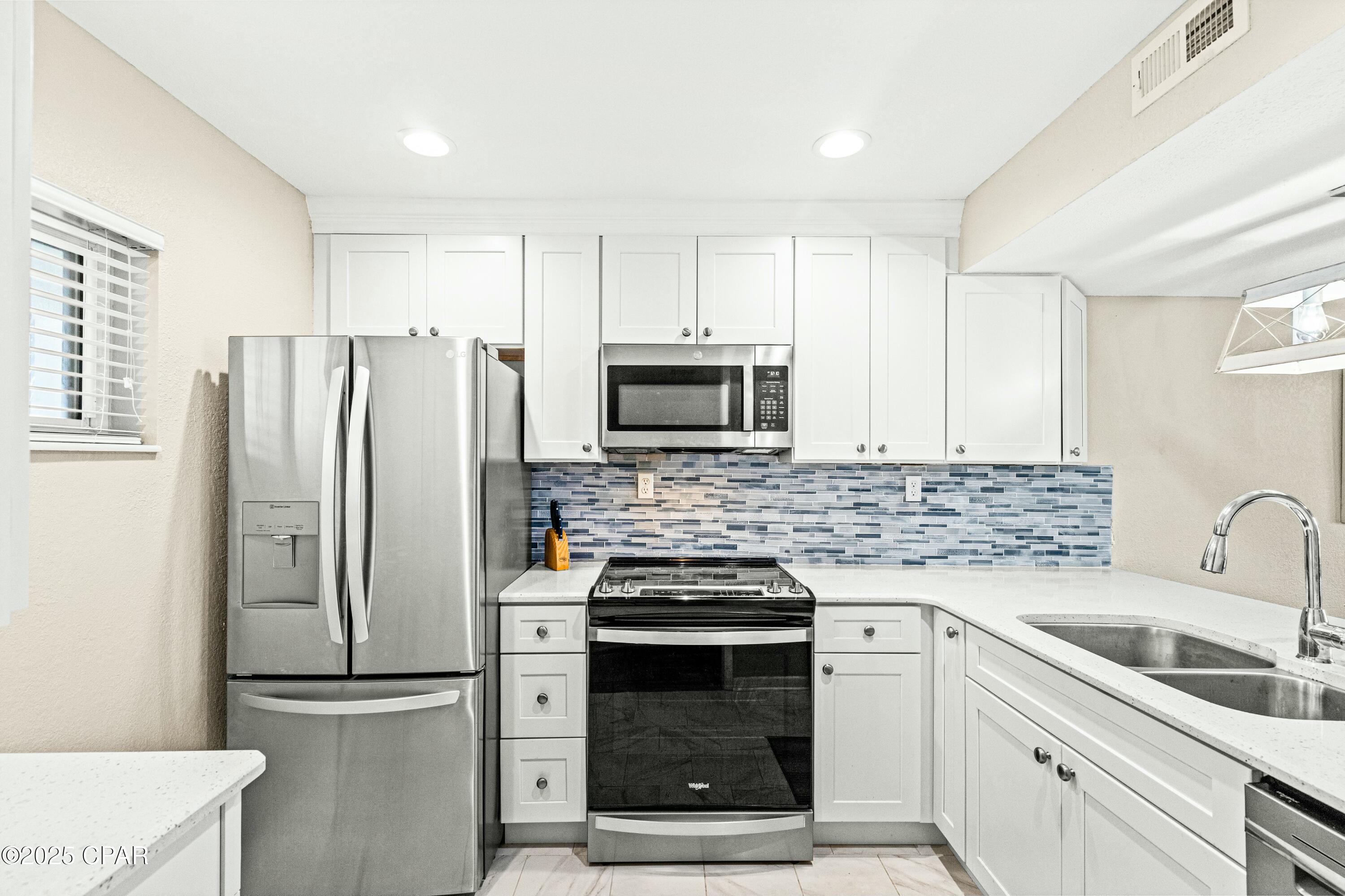Image 3 For 112 Fairway Boulevard 110