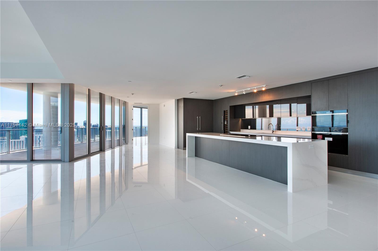 851 NE 1st Ave #PH5011, Miami FL 33132