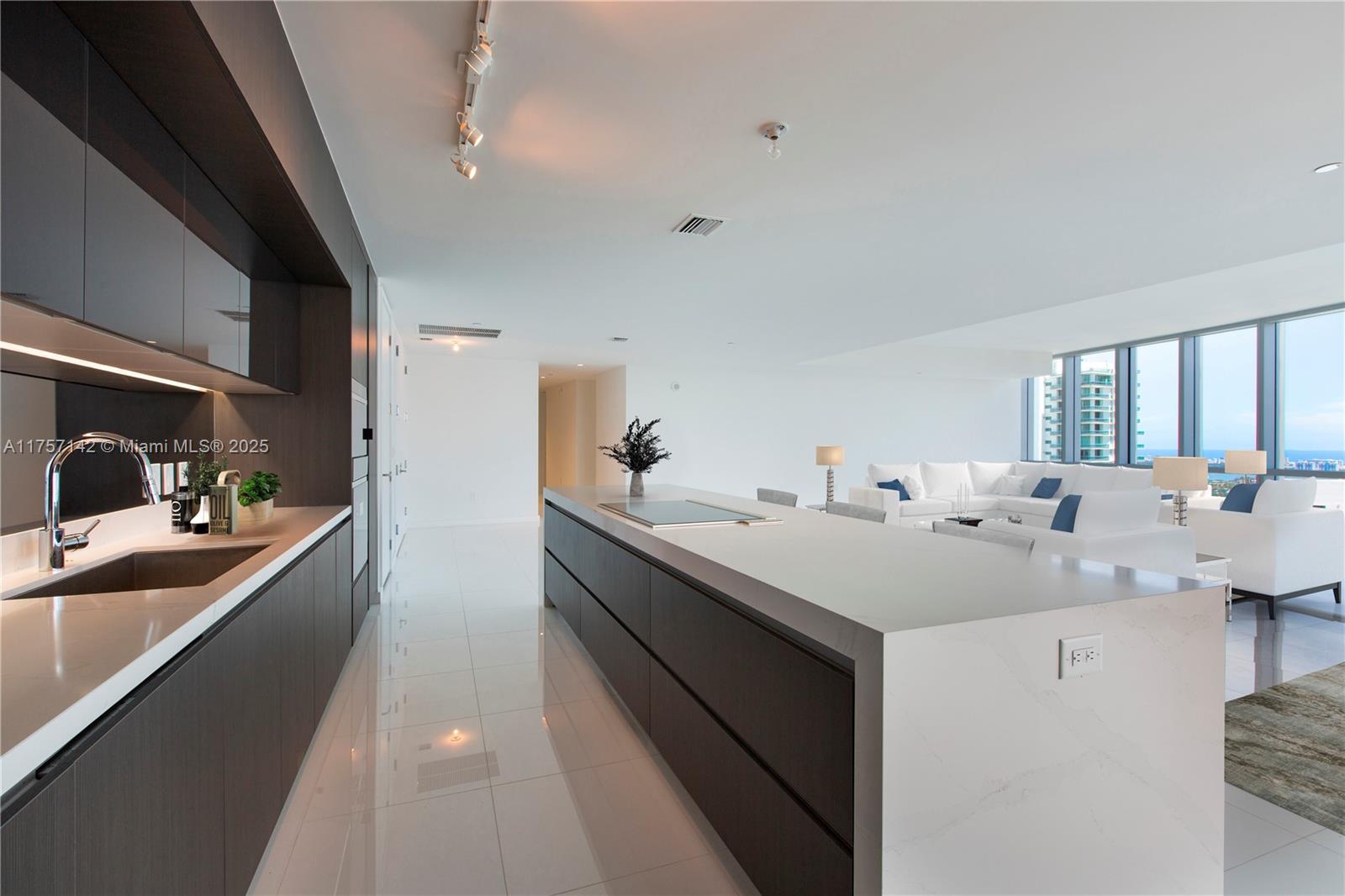 851 NE 1st Ave #PH5011, Miami FL 33132