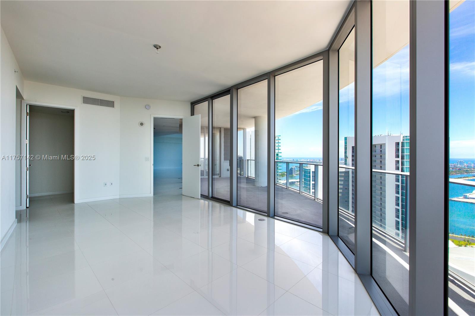 851 NE 1st Ave #PH5011, Miami FL 33132