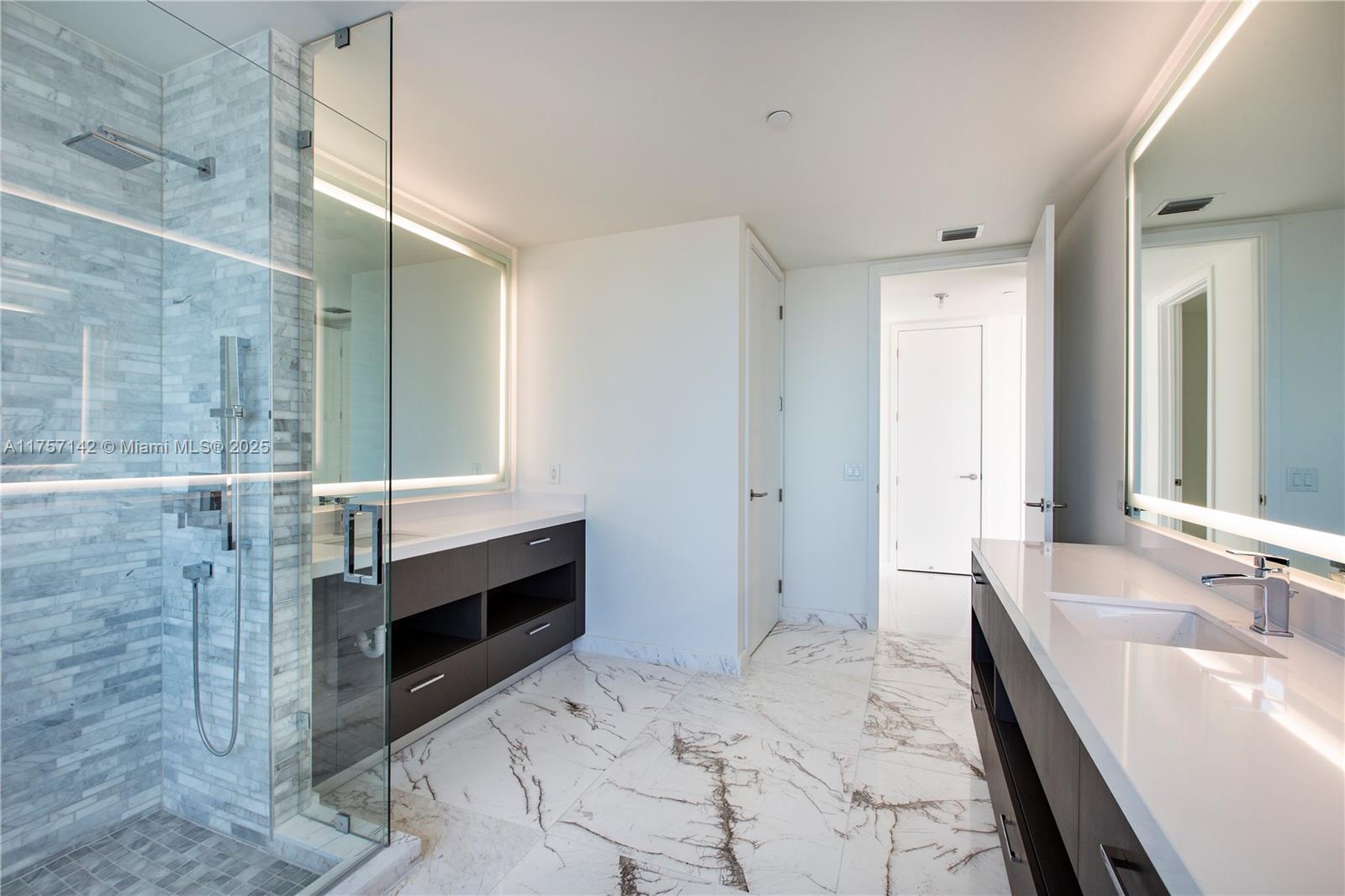 851 NE 1st Ave #PH5011, Miami FL 33132