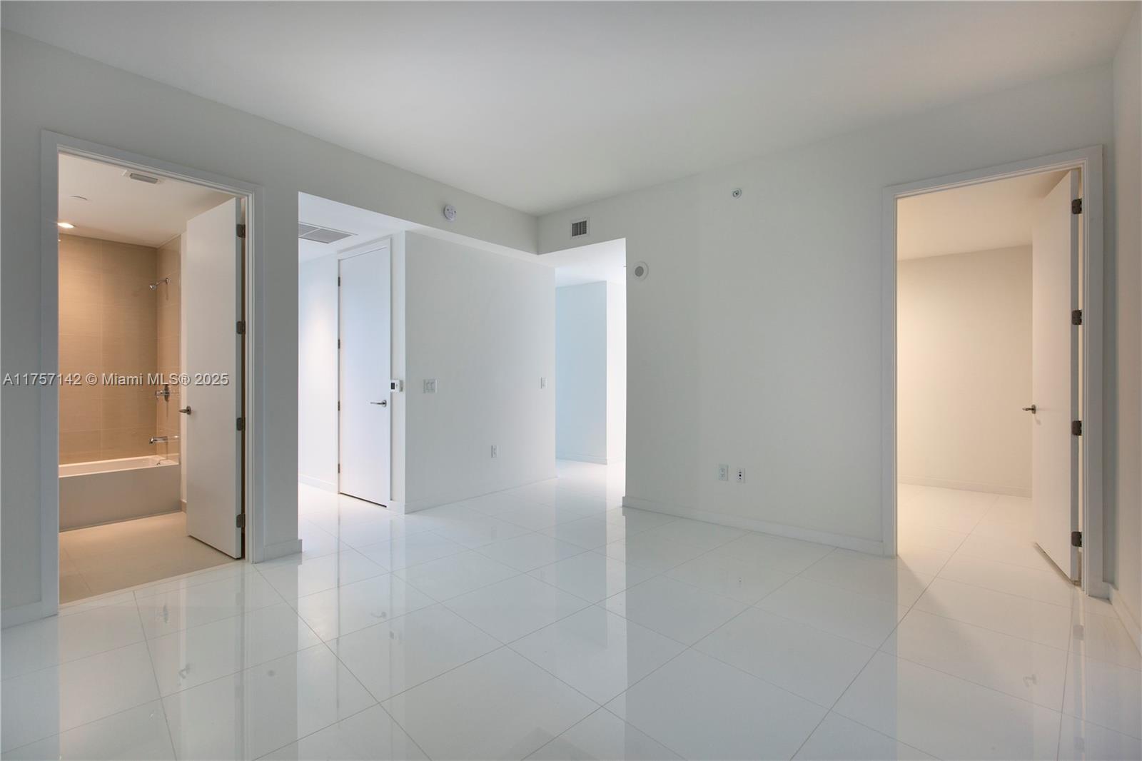 851 NE 1st Ave #PH5011, Miami FL 33132