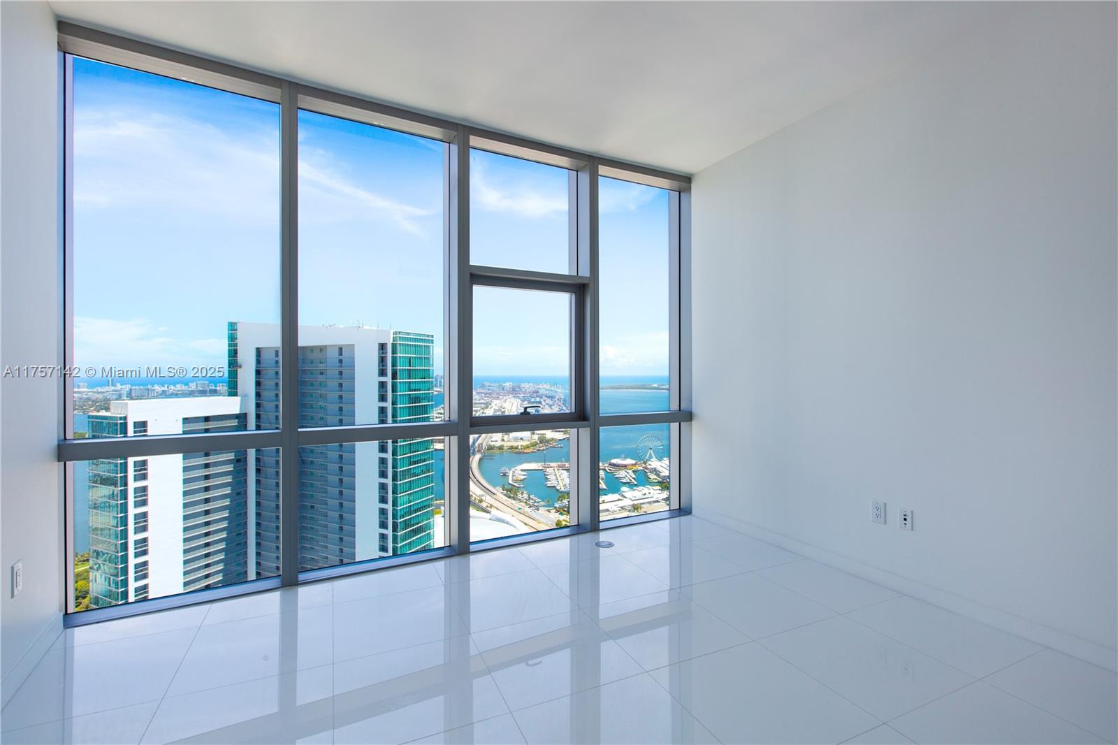 851 NE 1st Ave #PH5011, Miami FL 33132