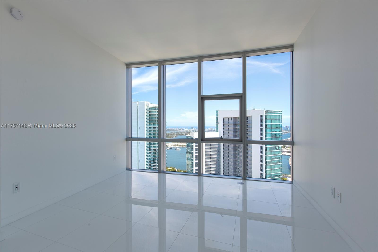 851 NE 1st Ave #PH5011, Miami FL 33132
