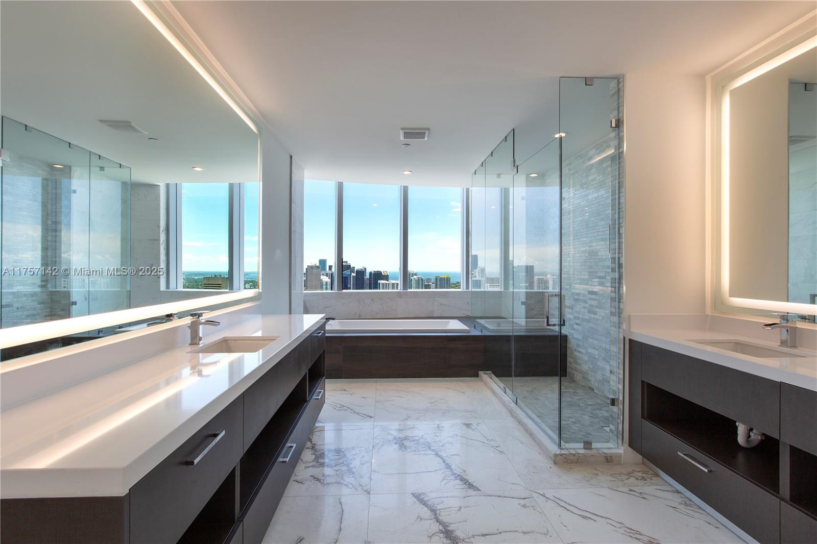 851 NE 1st Ave #PH5011, Miami FL 33132