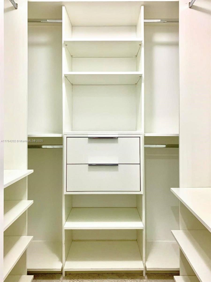 488 NE 18 #3805, Miami FL 33132
