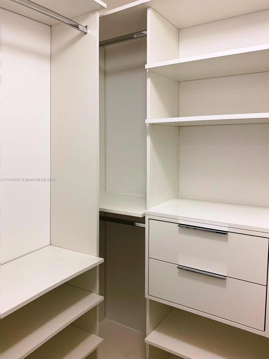 488 NE 18 #3805, Miami FL 33132