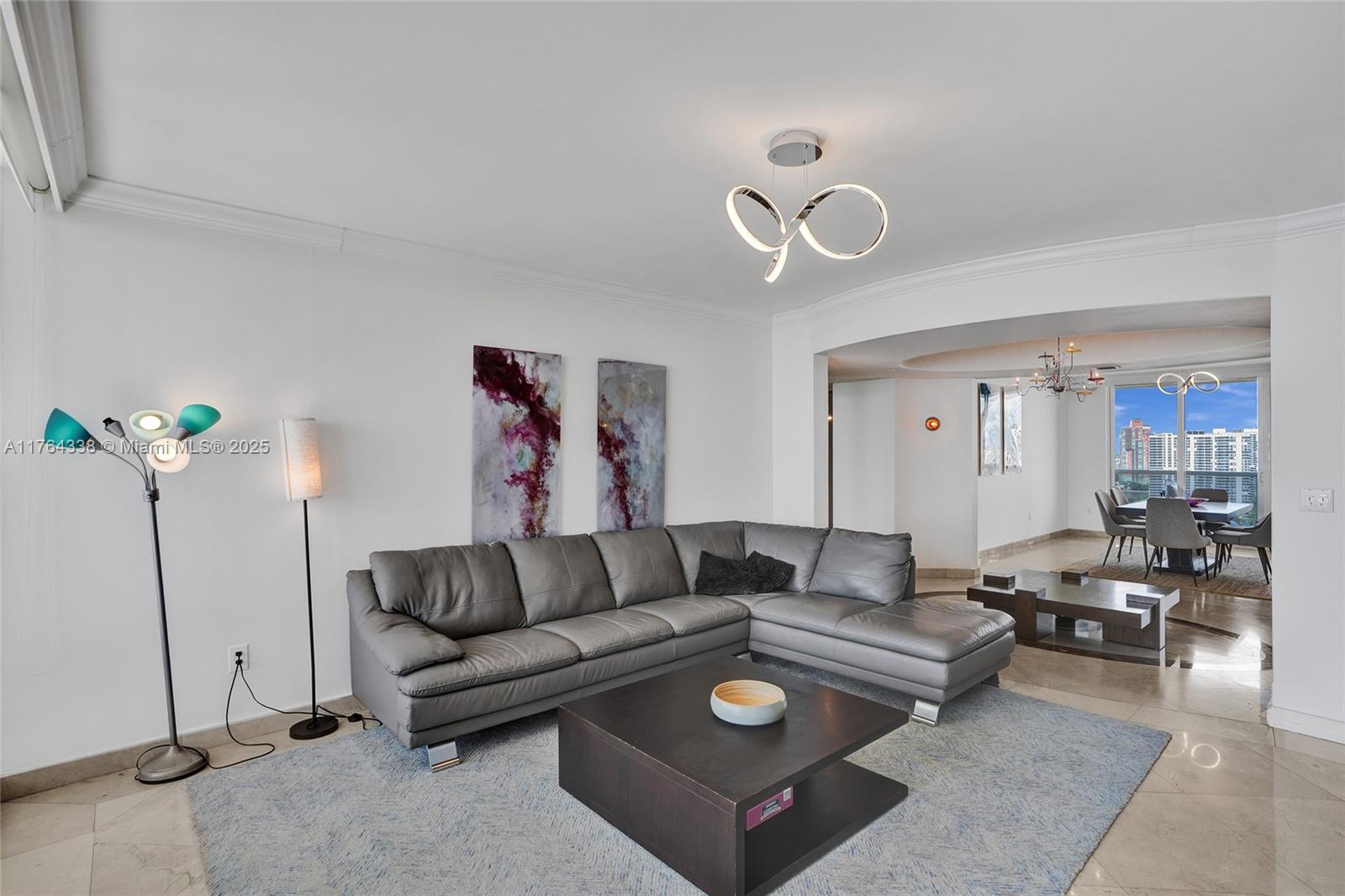 Apartamento para Alugar em Sunny Isles Beach, FL