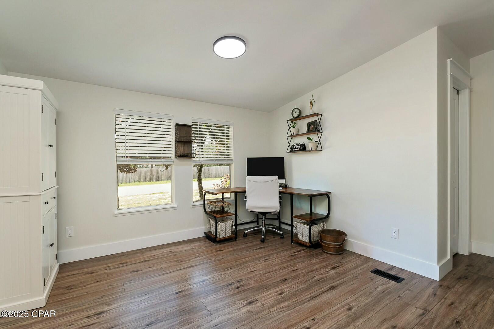 Image 12 For 22121 Lakeview Drive
