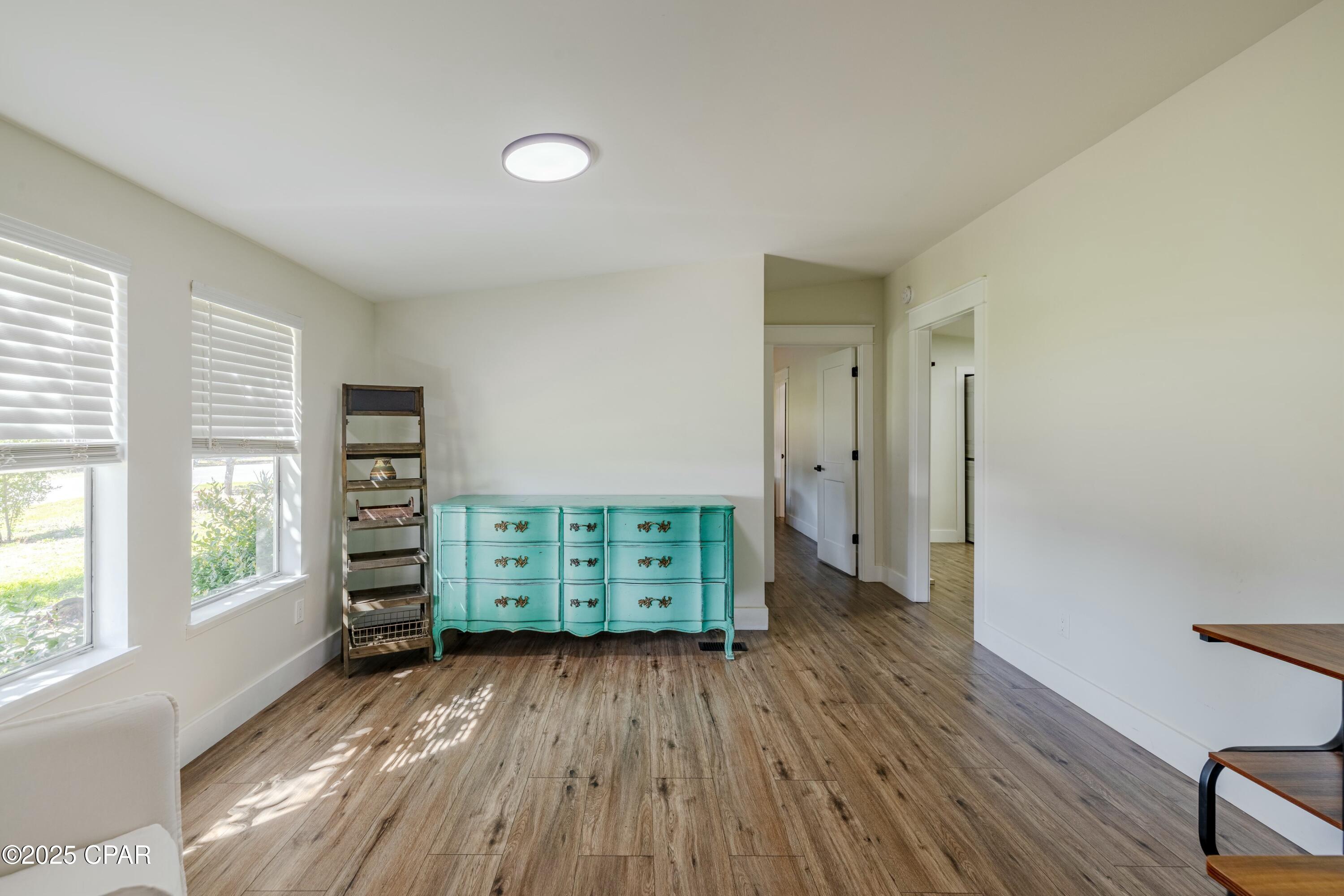 Image 14 For 22121 Lakeview Drive