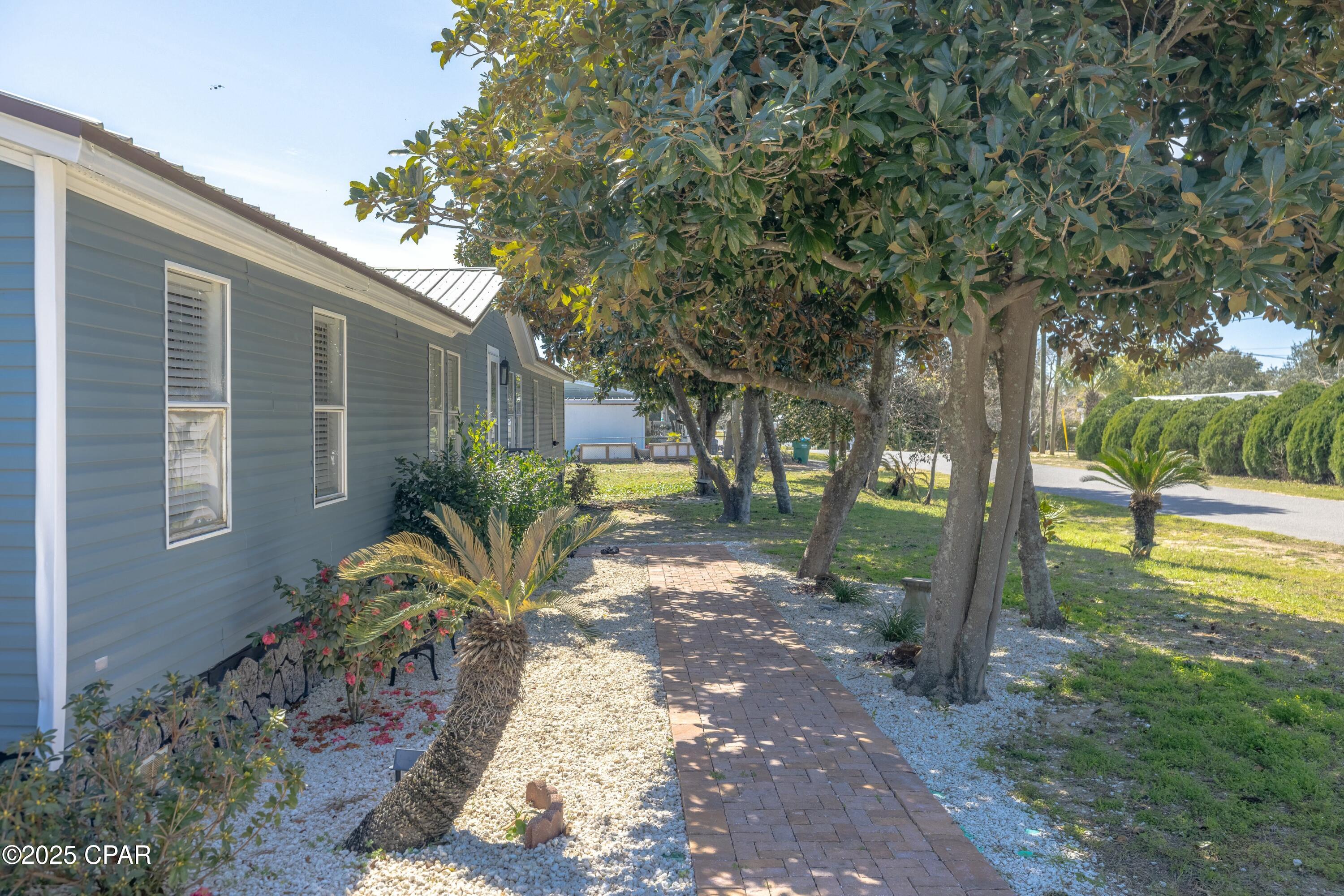 Image 3 For 22121 Lakeview Drive