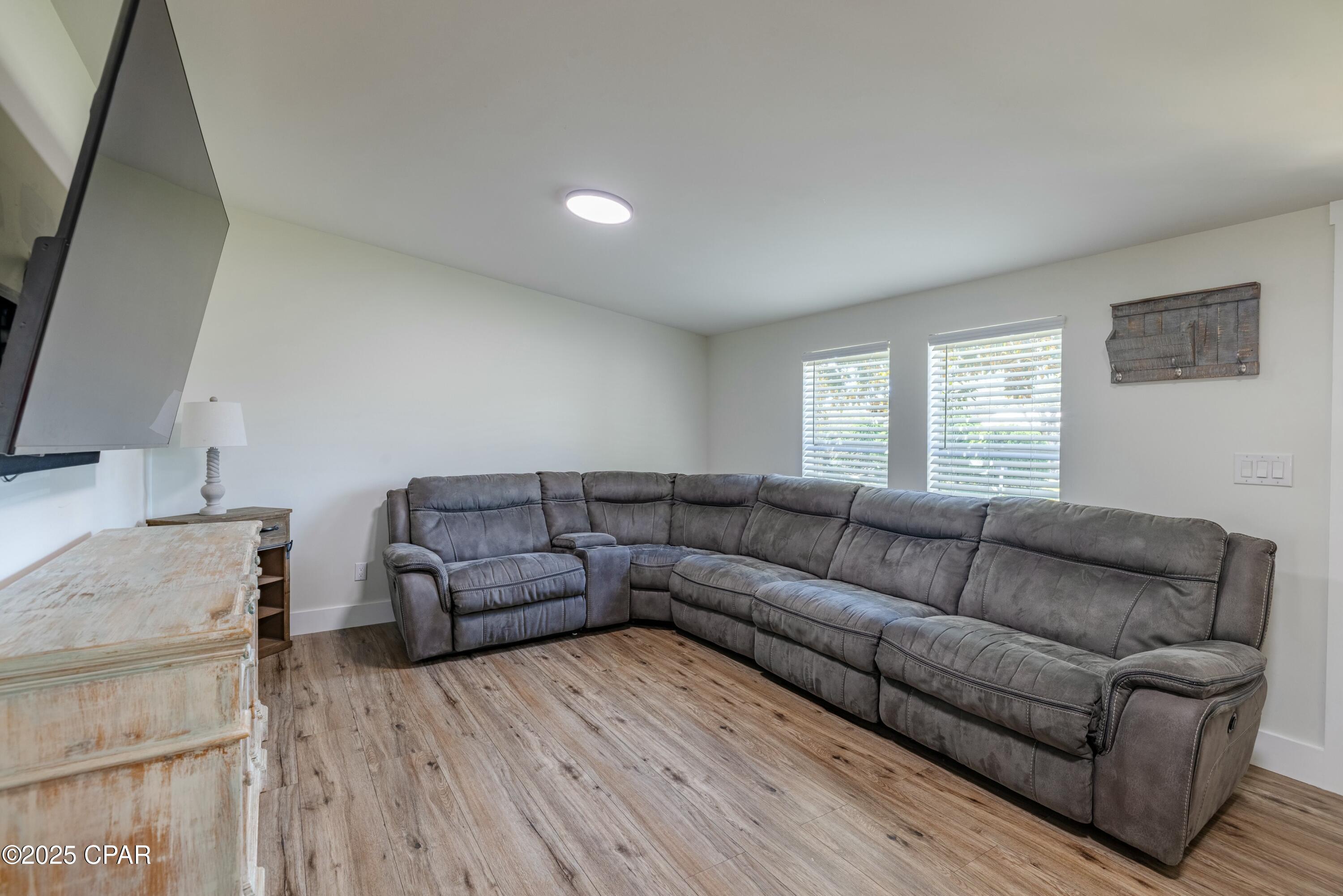 Image 6 For 22121 Lakeview Drive