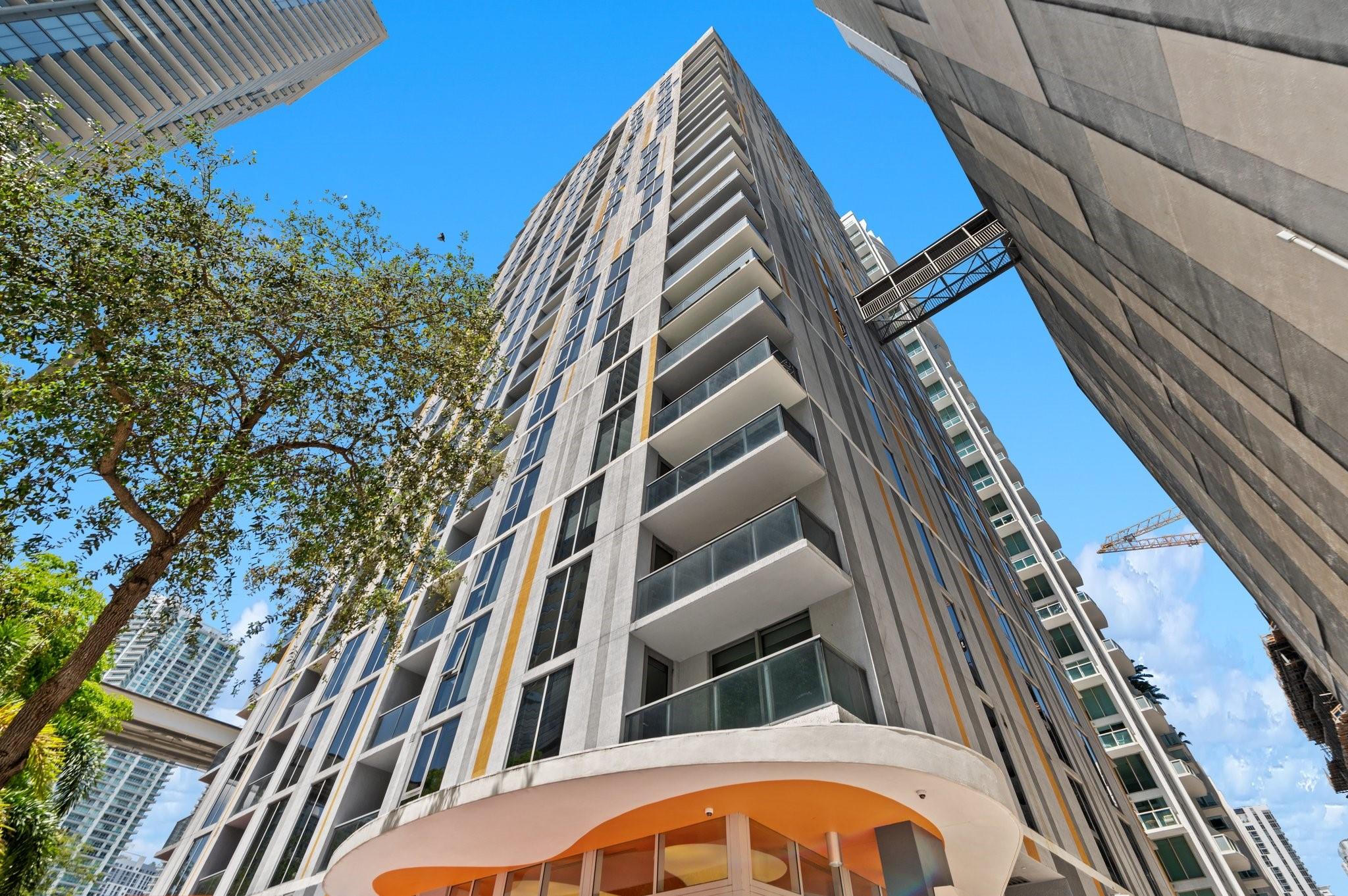 Condo for Sale in Miami, FL
