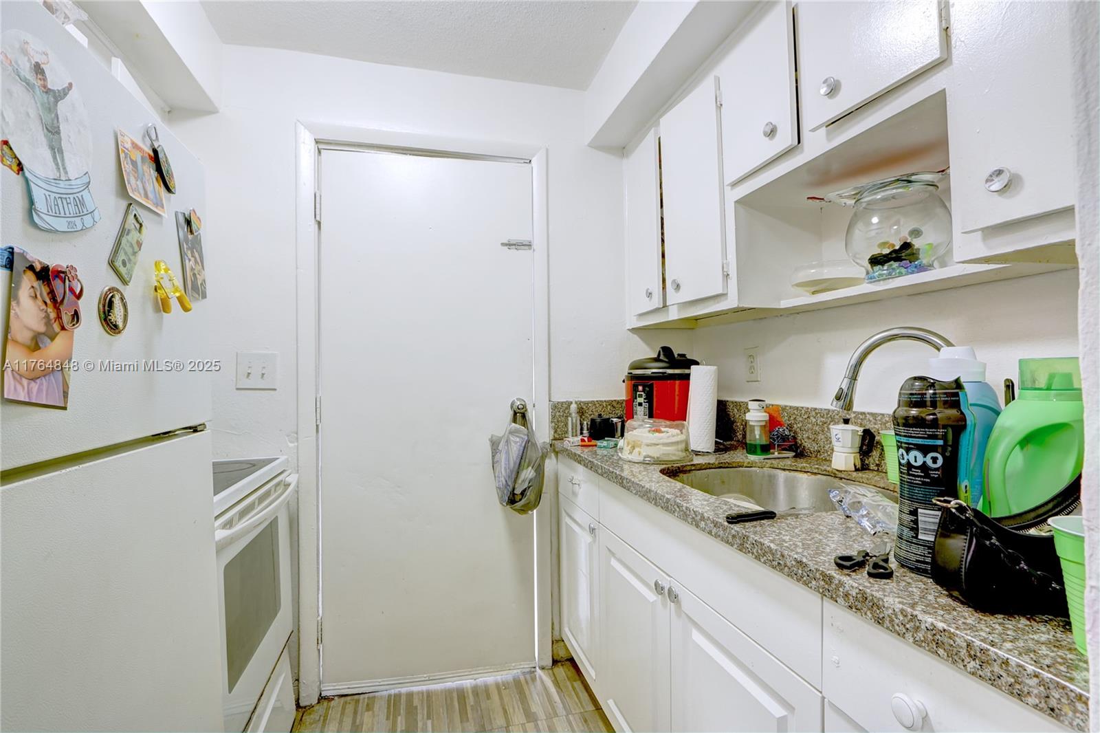 7501 & 7503 NW 6th Ct