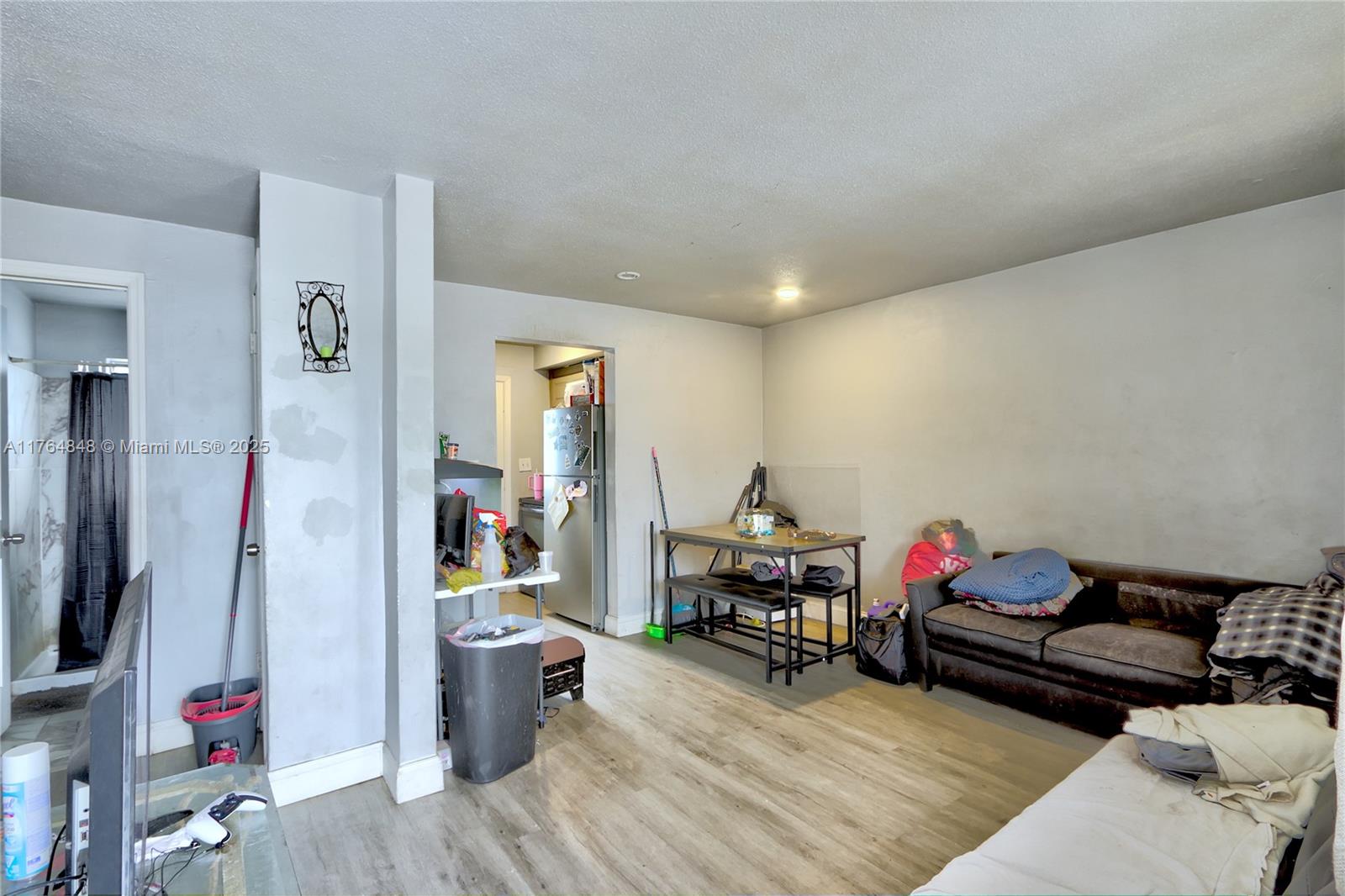 7501 & 7503 NW 6th Ct