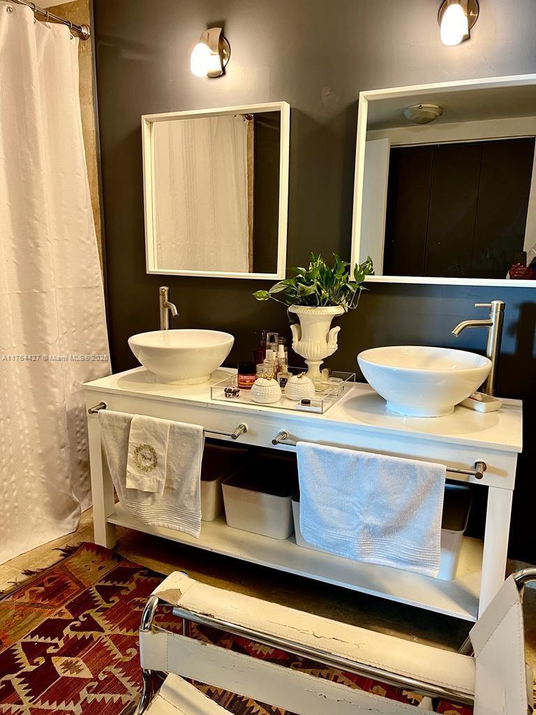 350 S Miami Ave #2502, Miami FL 33130