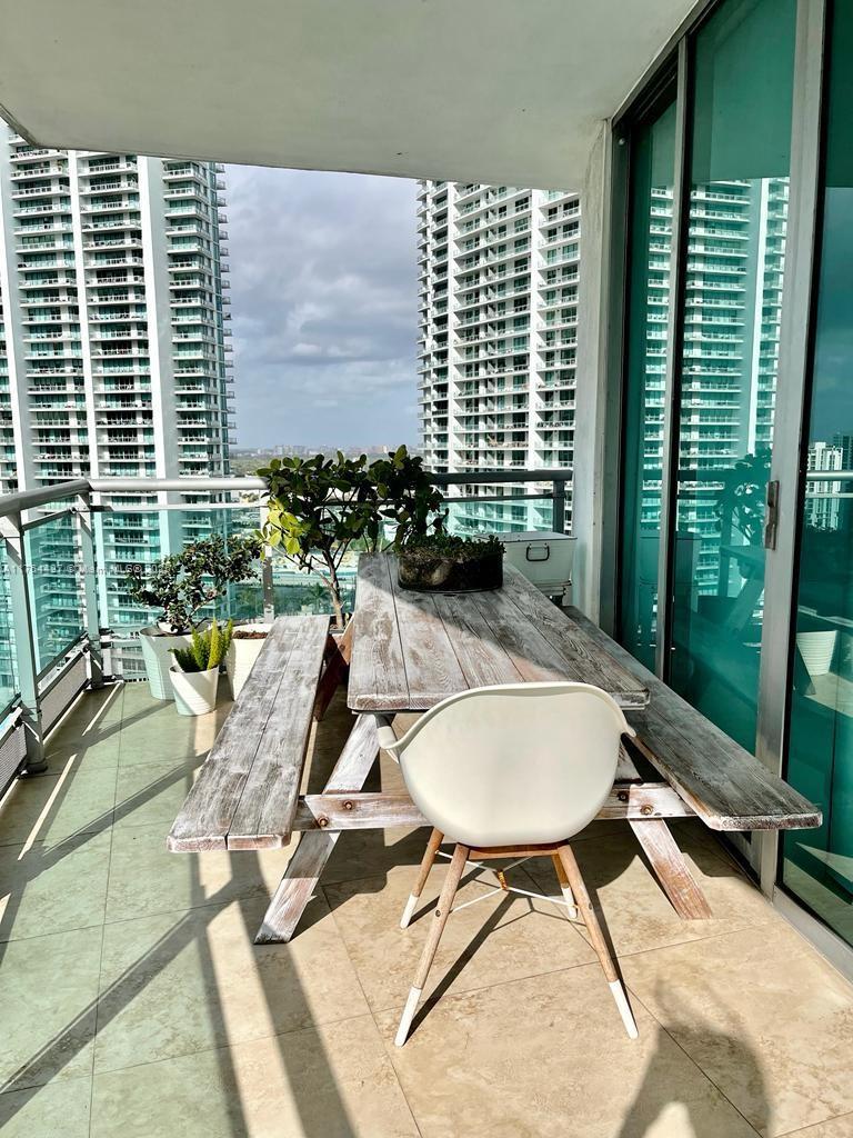 350 S Miami Ave #2502, Miami FL 33130