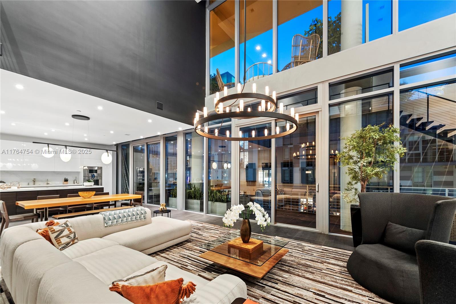 Apartamento à Venda em Miami, FL