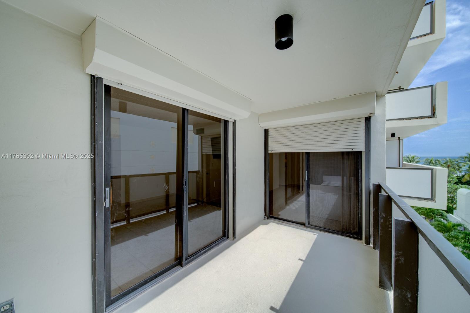 1623 Collins Ave 512
