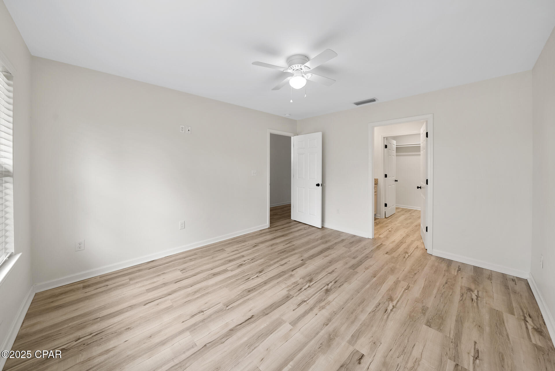 Image 11 For 2512 Shady Oak Court A&b