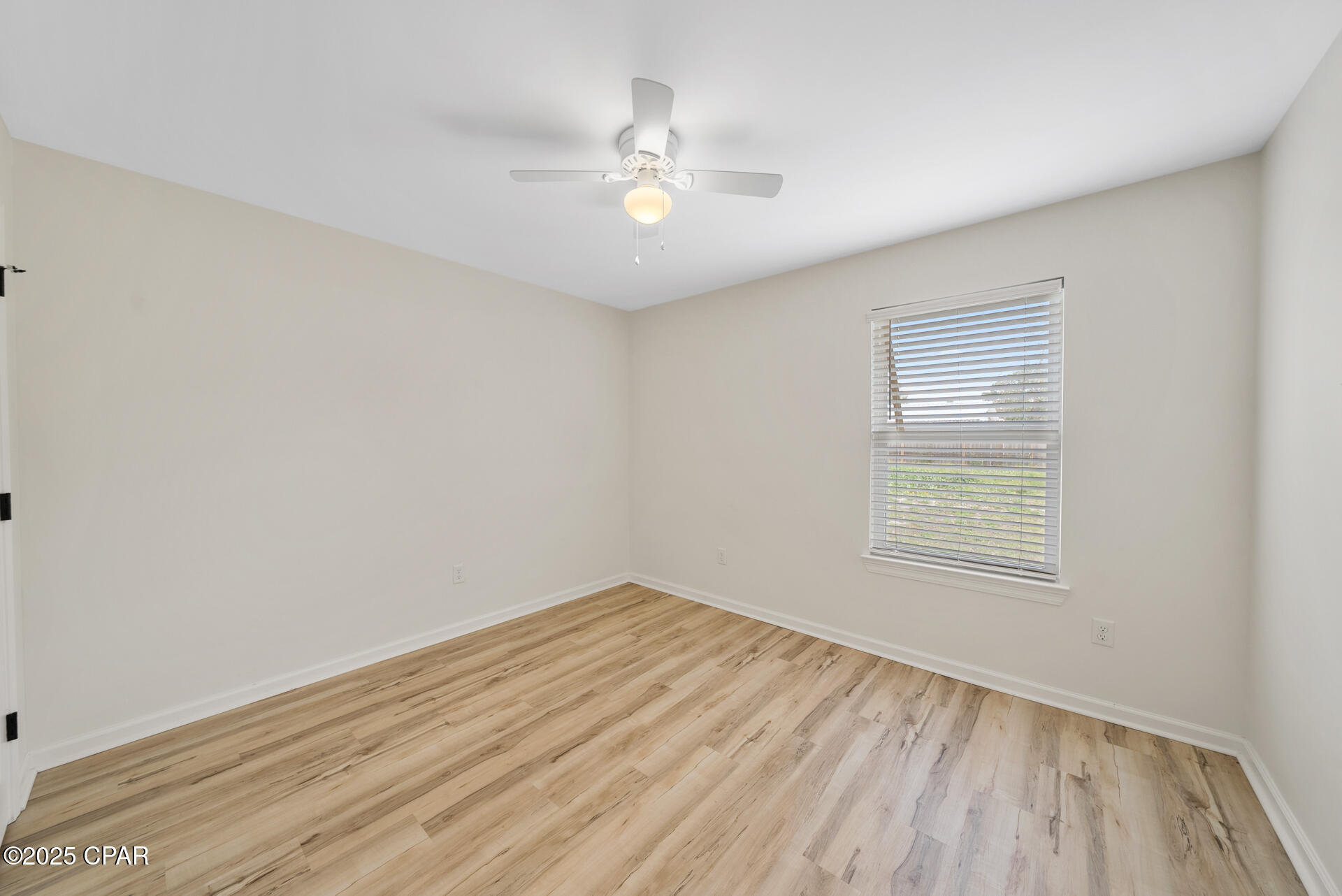 Image 16 For 2512 Shady Oak Court A&b