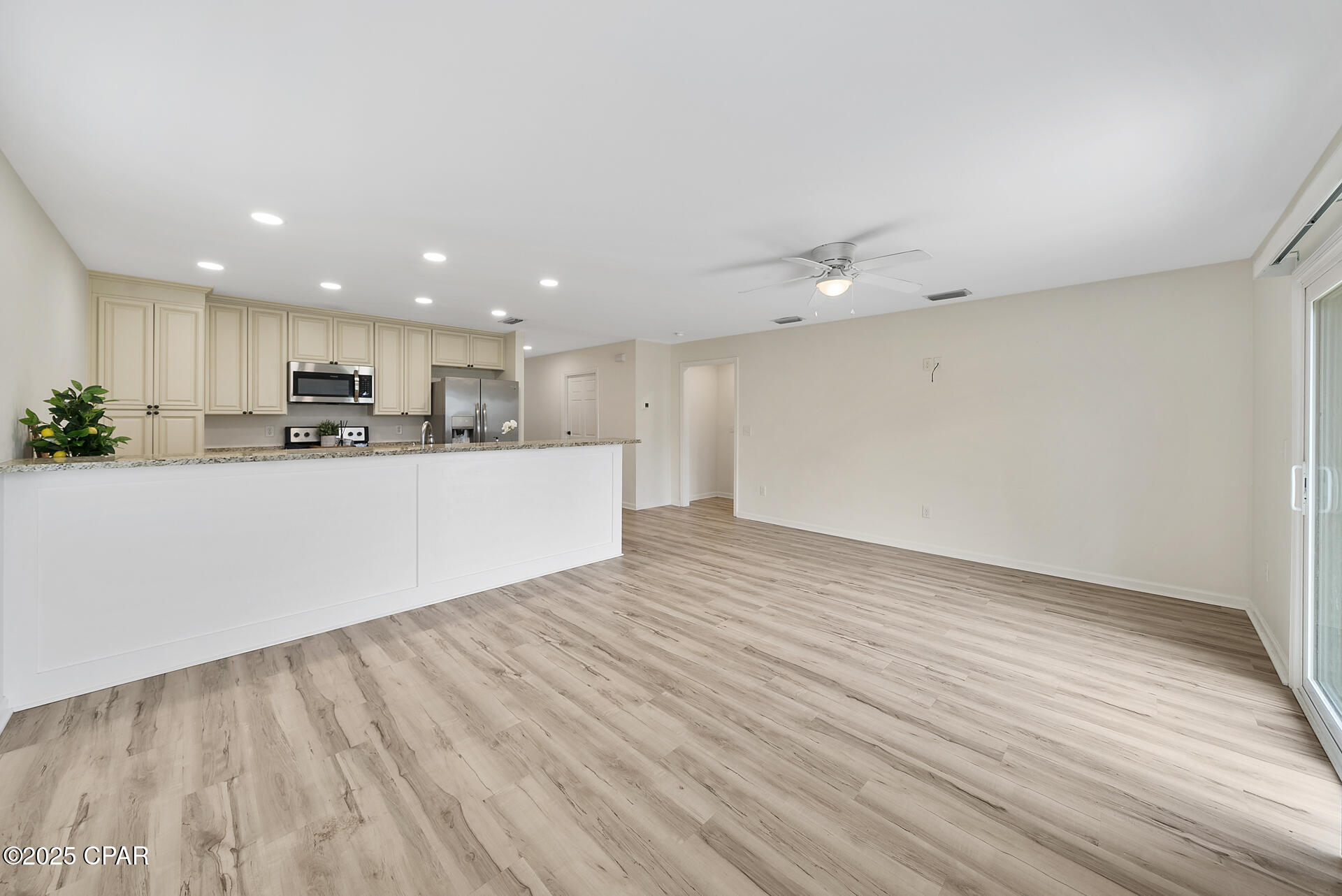 Image 6 For 2512 Shady Oak Court A&b