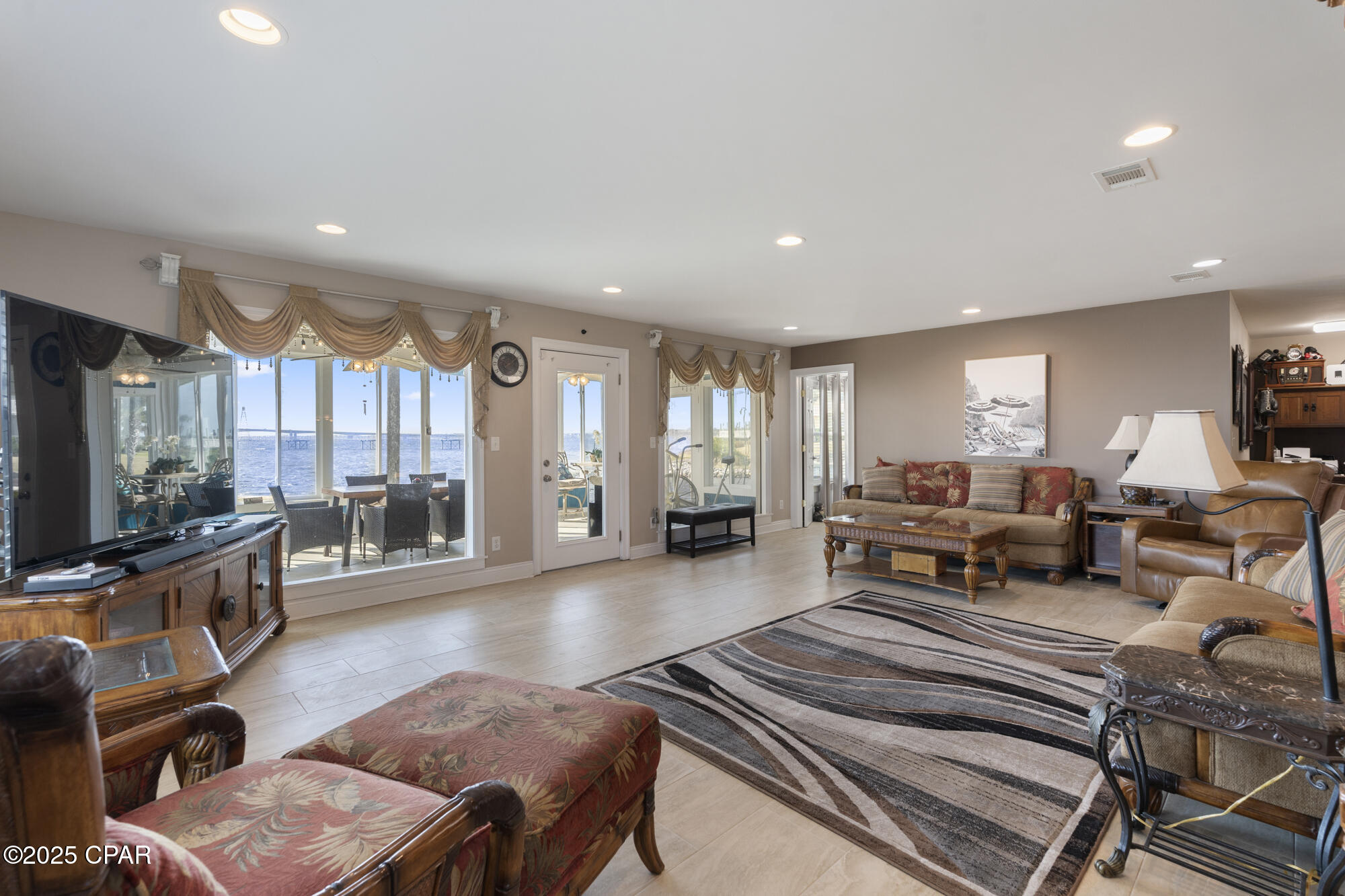 Image 3 For 1039 Bay Circle