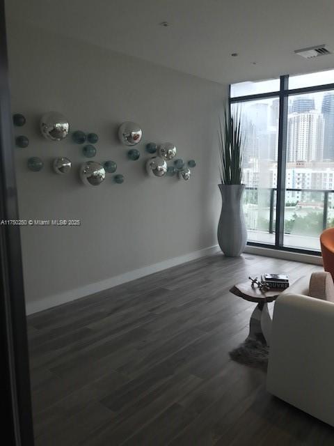 201 SW 17th Rd #907, Miami FL 33129