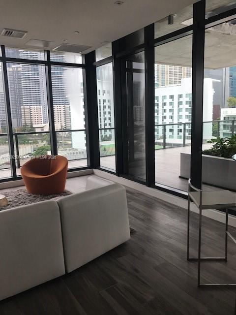 201 SW 17th Rd #907, Miami FL 33129