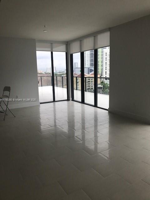 201 SW 17th Rd #907, Miami FL 33129
