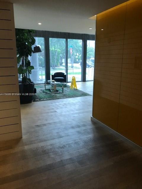 201 SW 17th Rd #907, Miami FL 33129