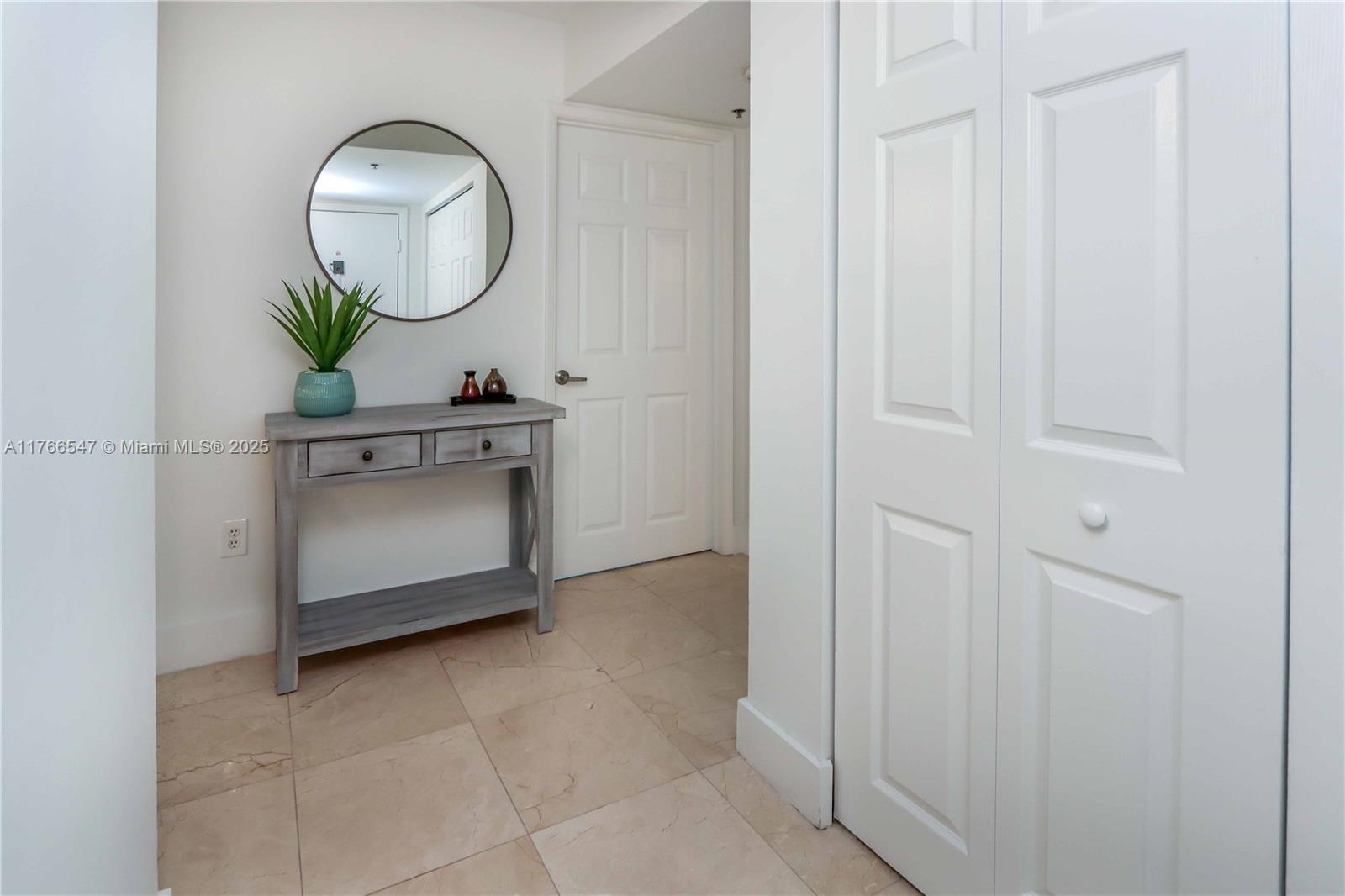 19555 E Country Club Dr #8202, Aventura FL 33180